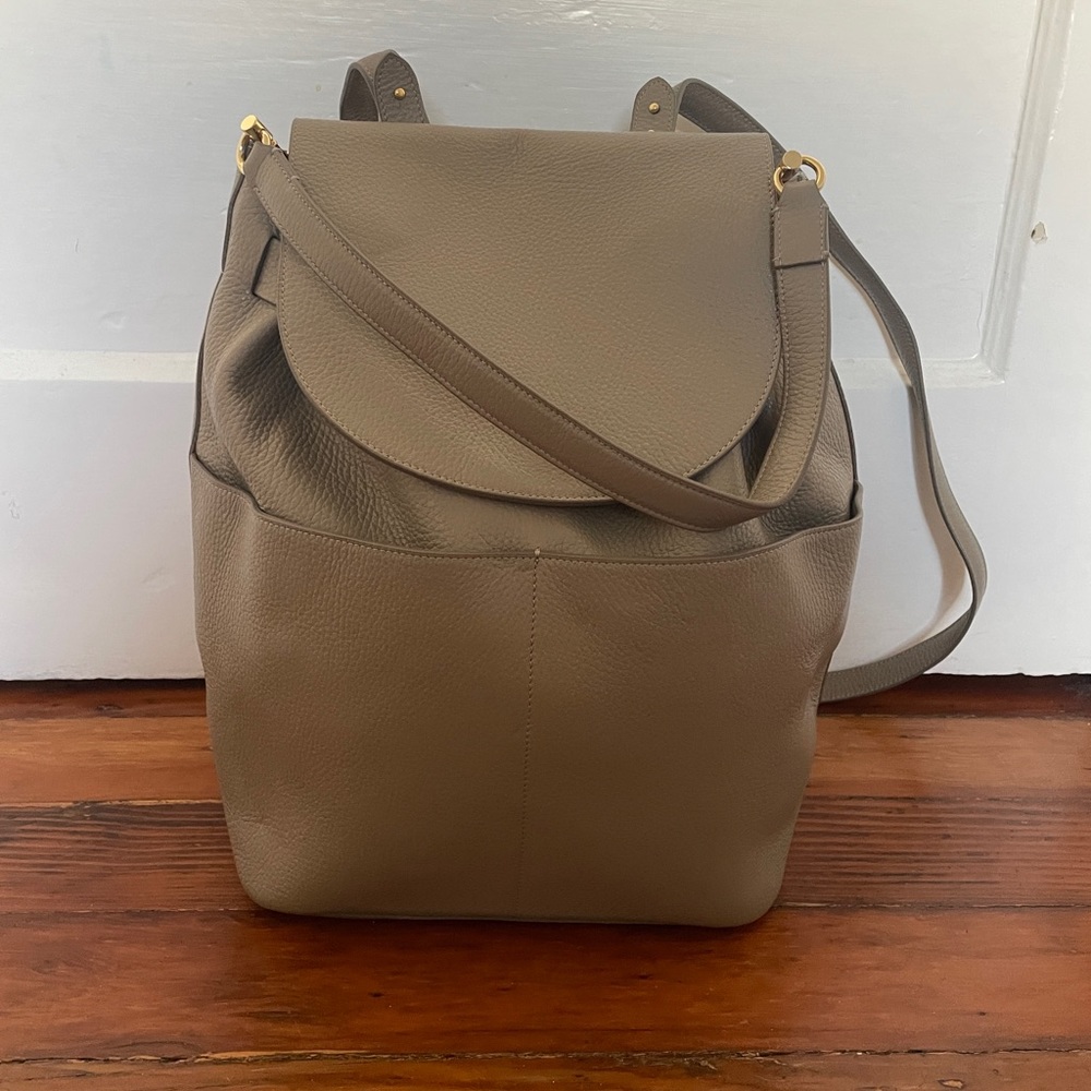 Cuyana Leather Backpack in Pebbled Leather - Stone Color